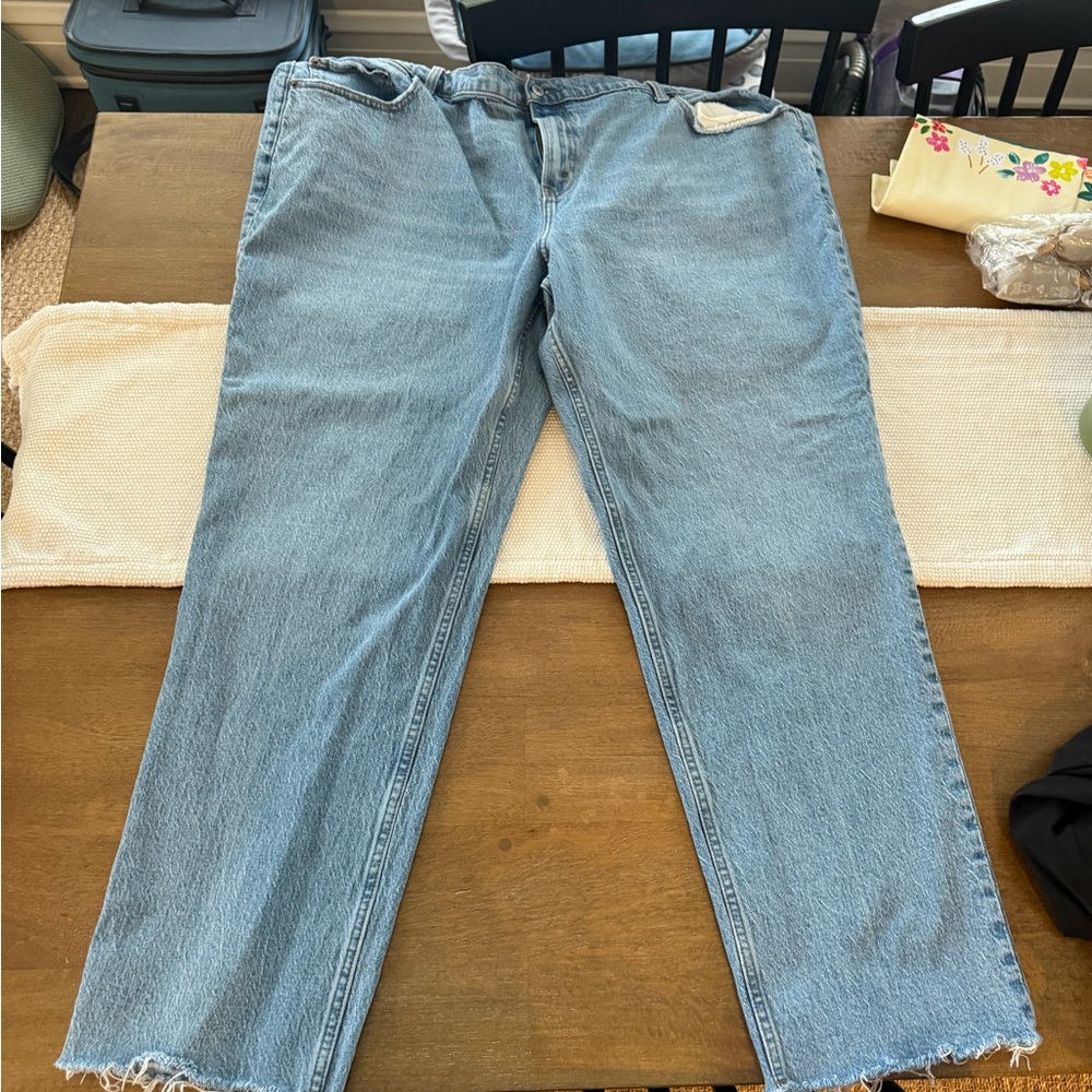 Abercrombie the 90s Straight Mid-Rise